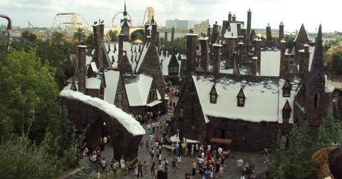 harry-potter-hogsmeade-village-1550867513734.jpg