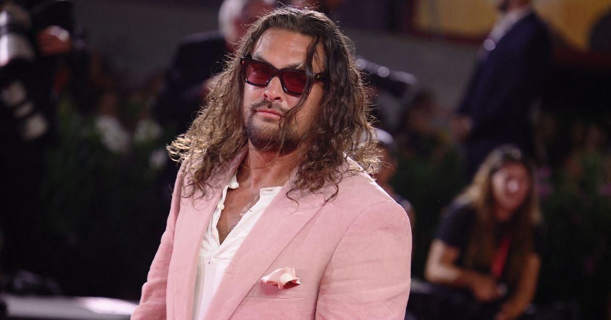 Jason Momoa to portray Lobo in the new "Supergirl" movie