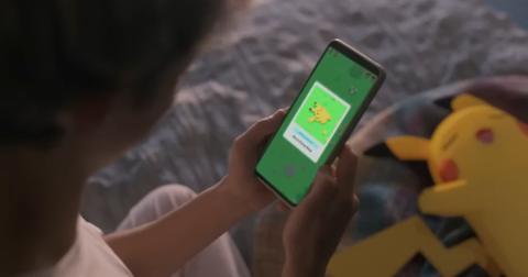 A person playing Pokémon Sleep on their smartphone.