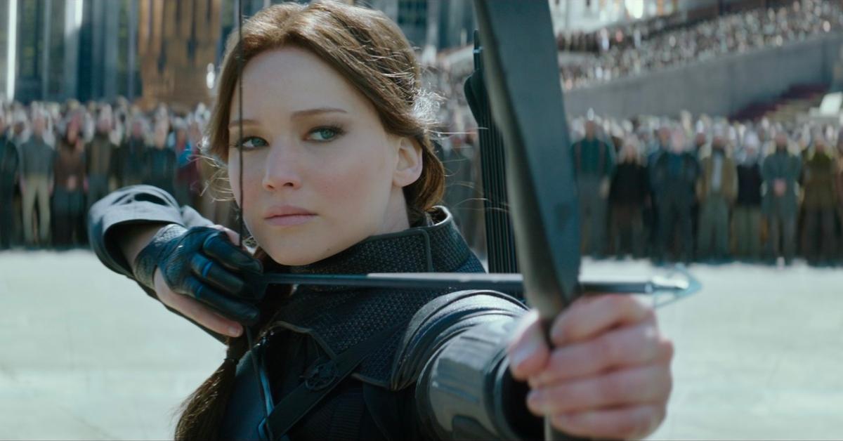 Katniss (Jennifer Lawrence) shoots Coin instead of President Snow.
