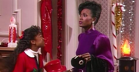 Ashley and Vivian celebrate Christmas on the original 'Fresh Prince of Bel-Air'