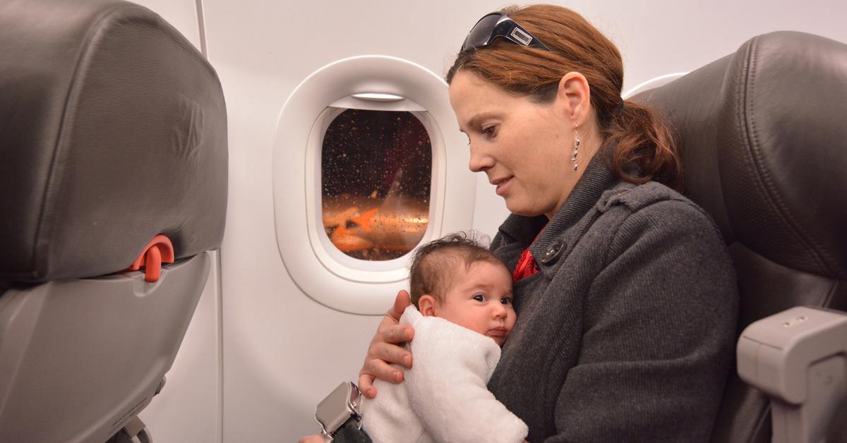 Woman kicked off plane for screaming about seat near baby 