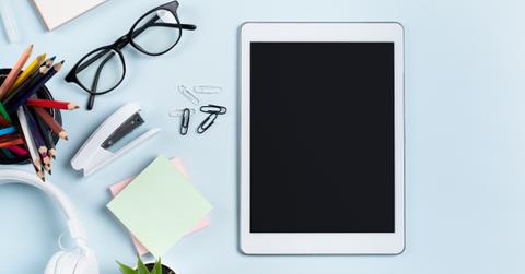 Picture of a blank tablet when Goodreads is down.