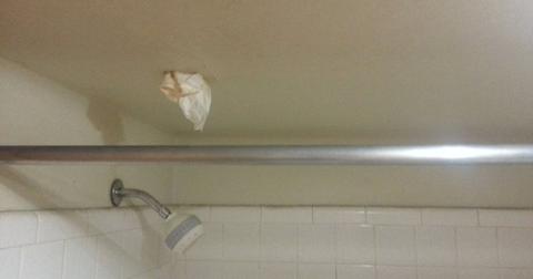 15-bad-hotels-1568398087770.jpg