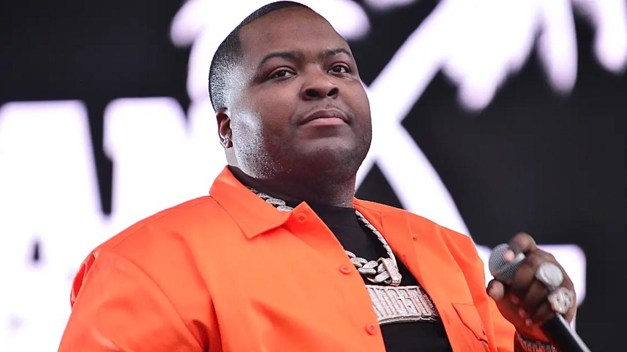  Sean Kingston performs live on stage during "Hot Summer Night" concert 