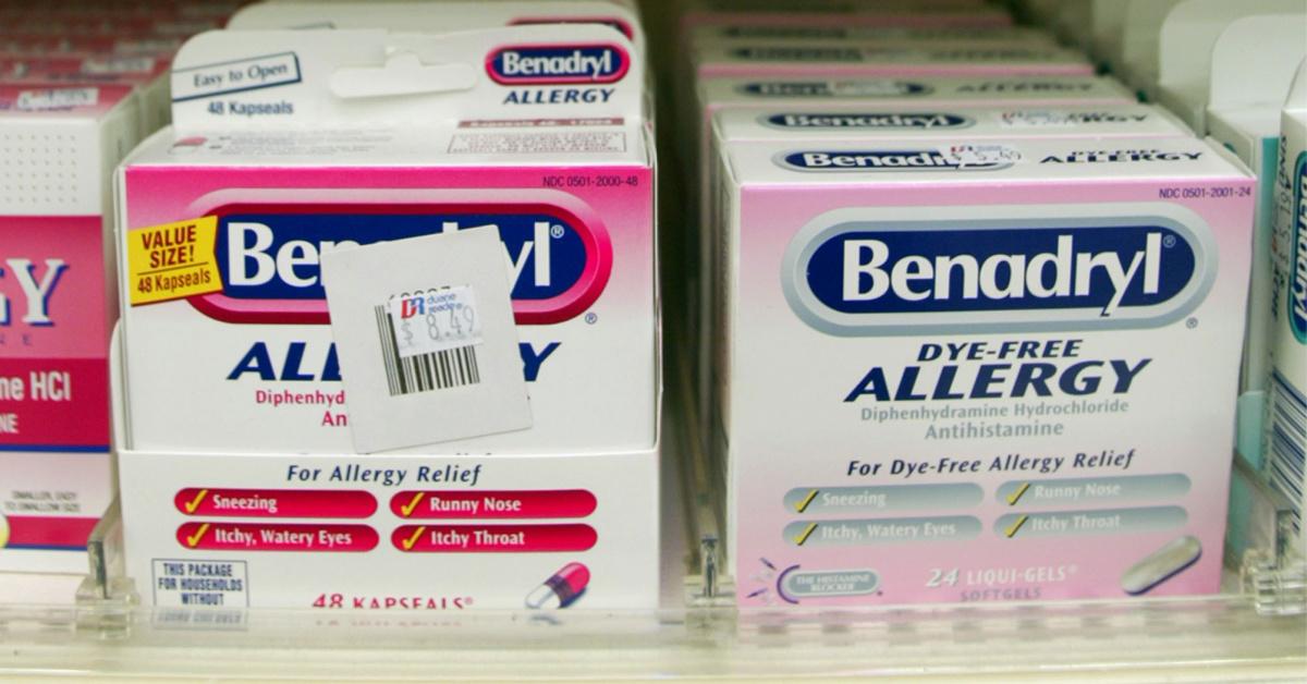 benadryl pills on shelves