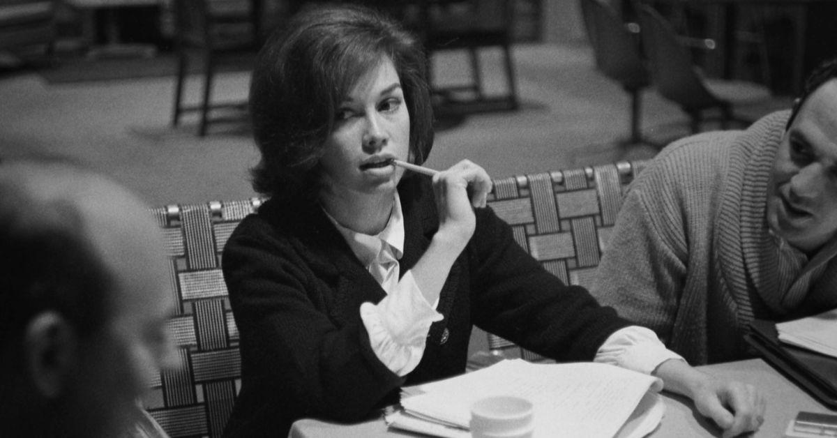 Mary Tyler Moore during a table read on 'The Dick Van Dyke Show'