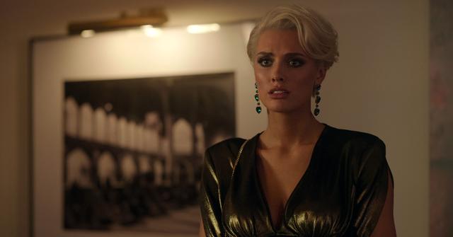 Wallis Day’s ‘Sex/Life’ Character Is Pregnant In Season 2