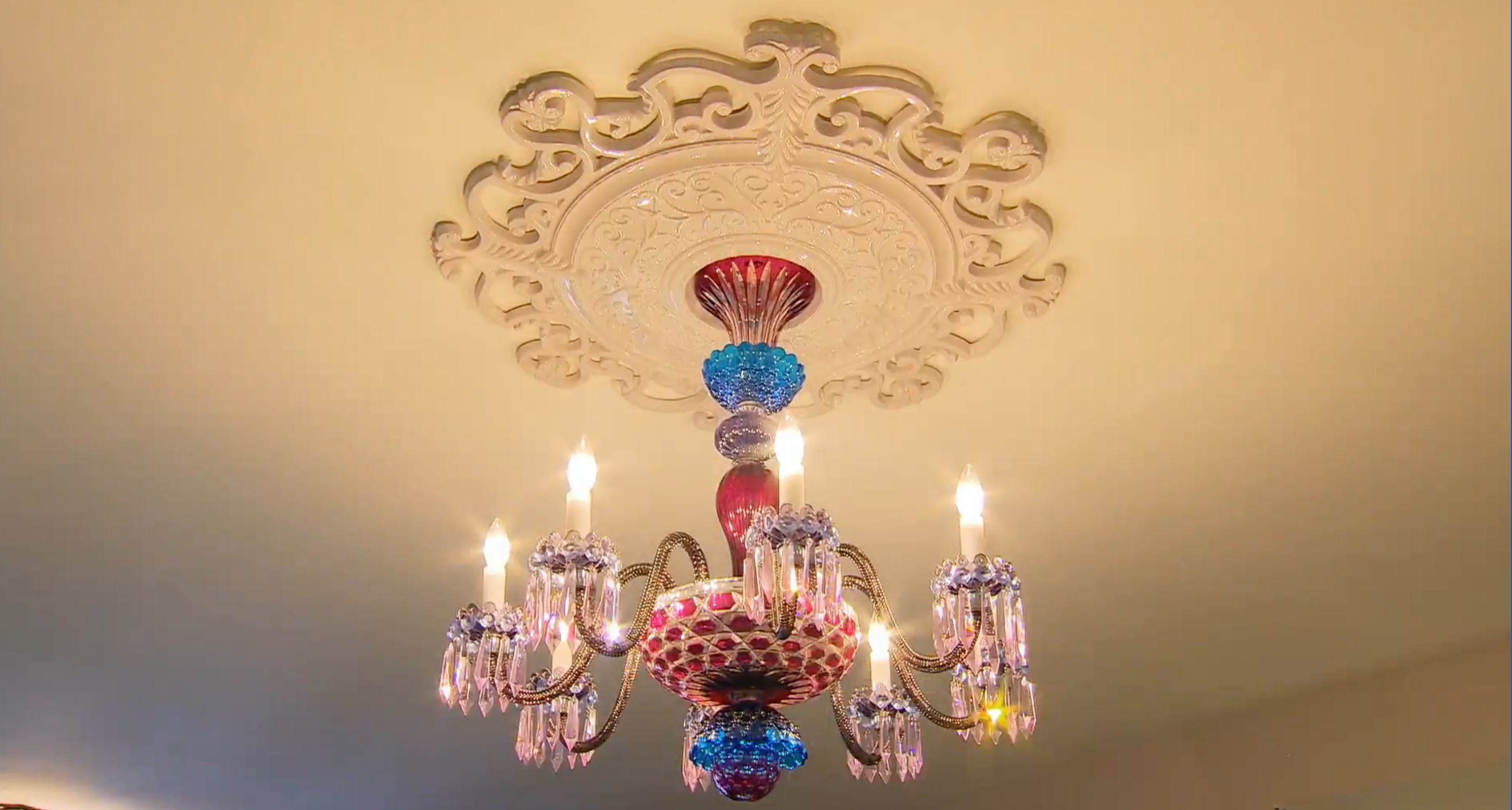 See This Saint Louis Hermès Chandelier on 'Million Dollar Listing