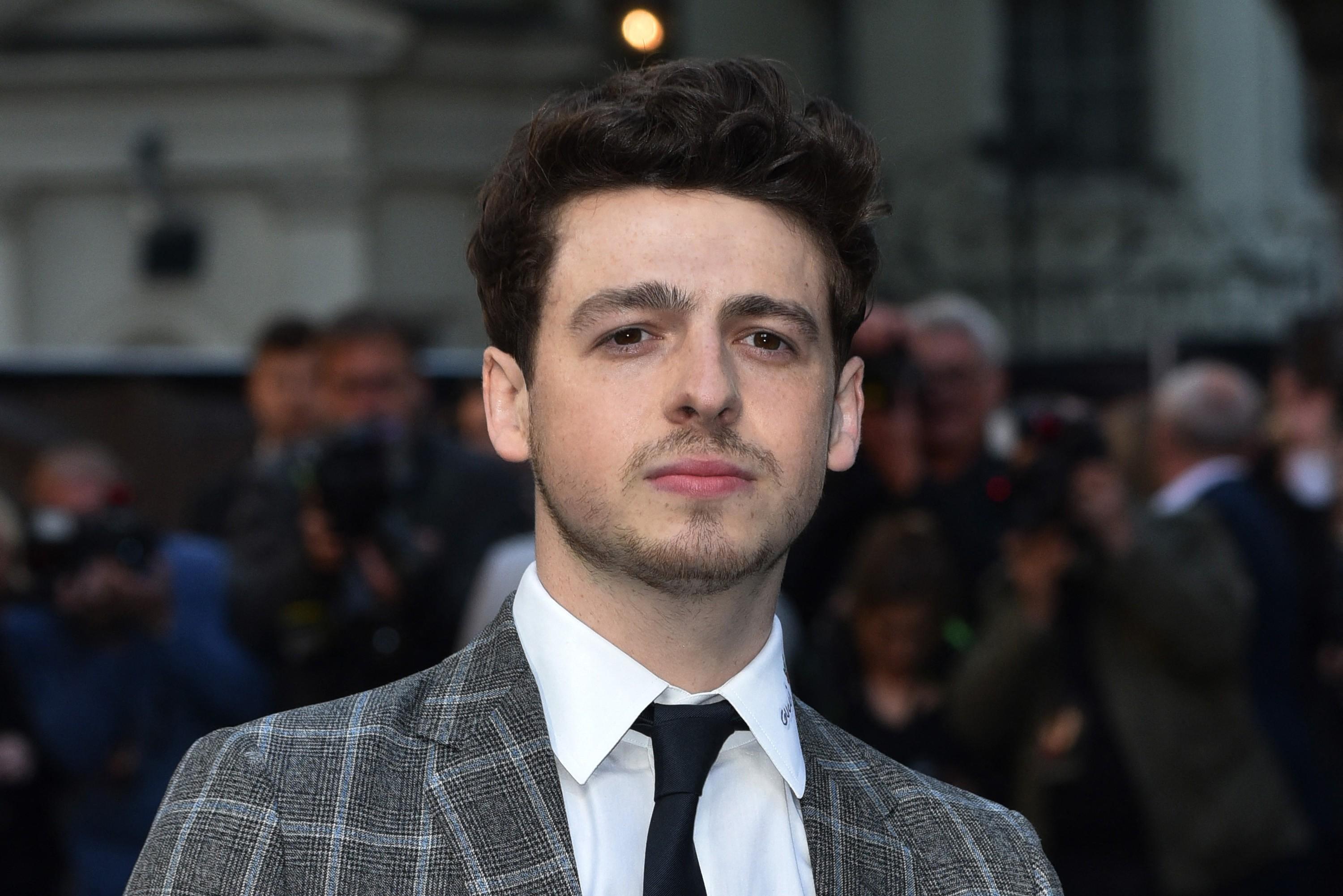 anthony-boyle-red-carpet