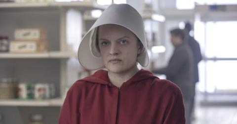 elisabeth moss handmaids tale