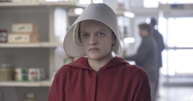 elisabeth moss handmaids tale