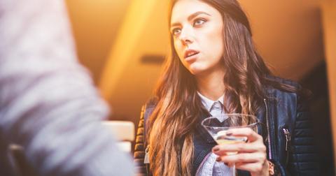men-buying-women-drinks-header-1566329012103.jpg