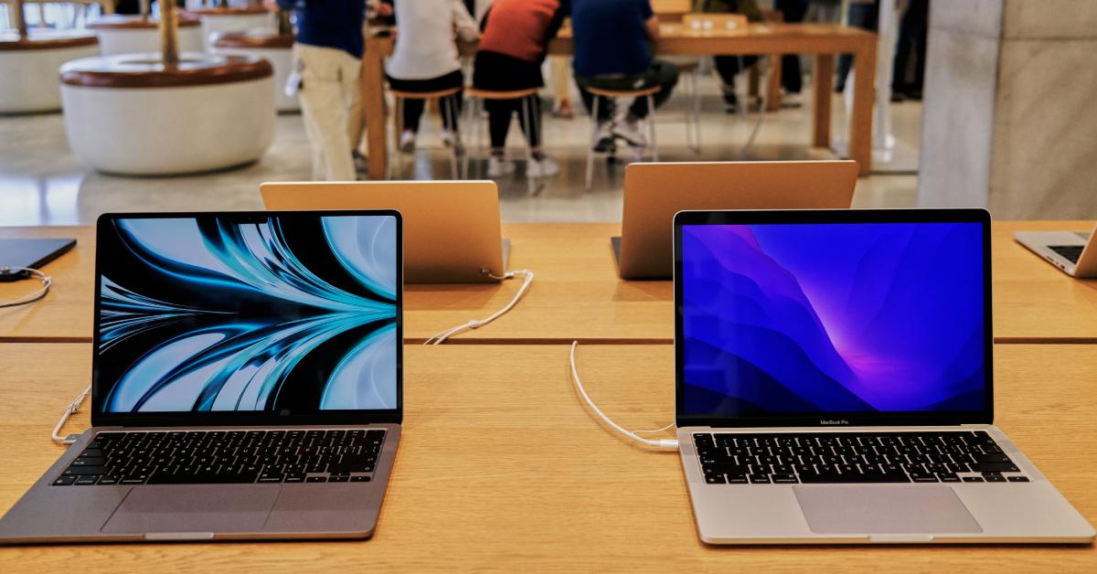 Macbooks in an Apple Store