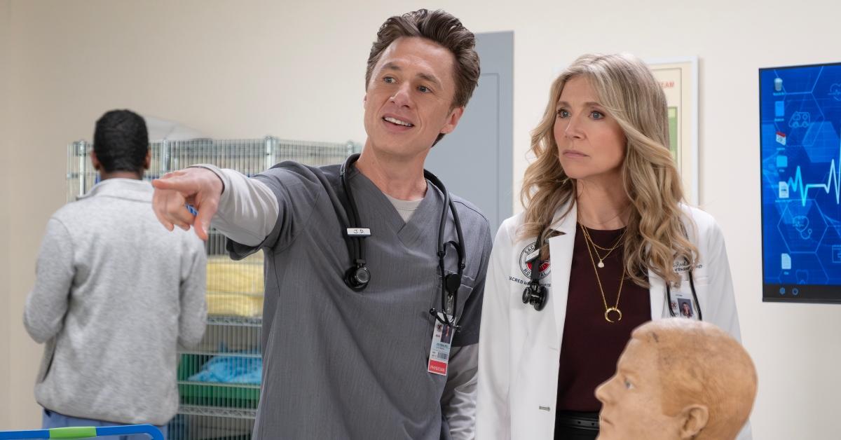 JD and Elliot work on a CPR dummy on the Scrubs reboot.