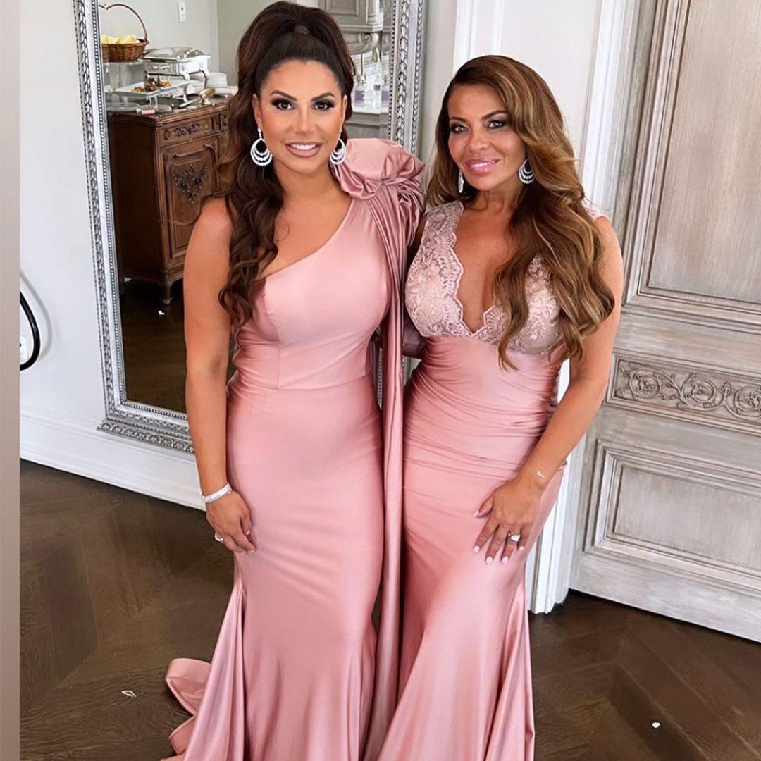 (l-r): Jennifer Aydin and Dolores Catania at Teresa Giudice's wedding.