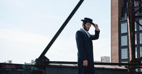 moishe unorthodox jeff wilbusch