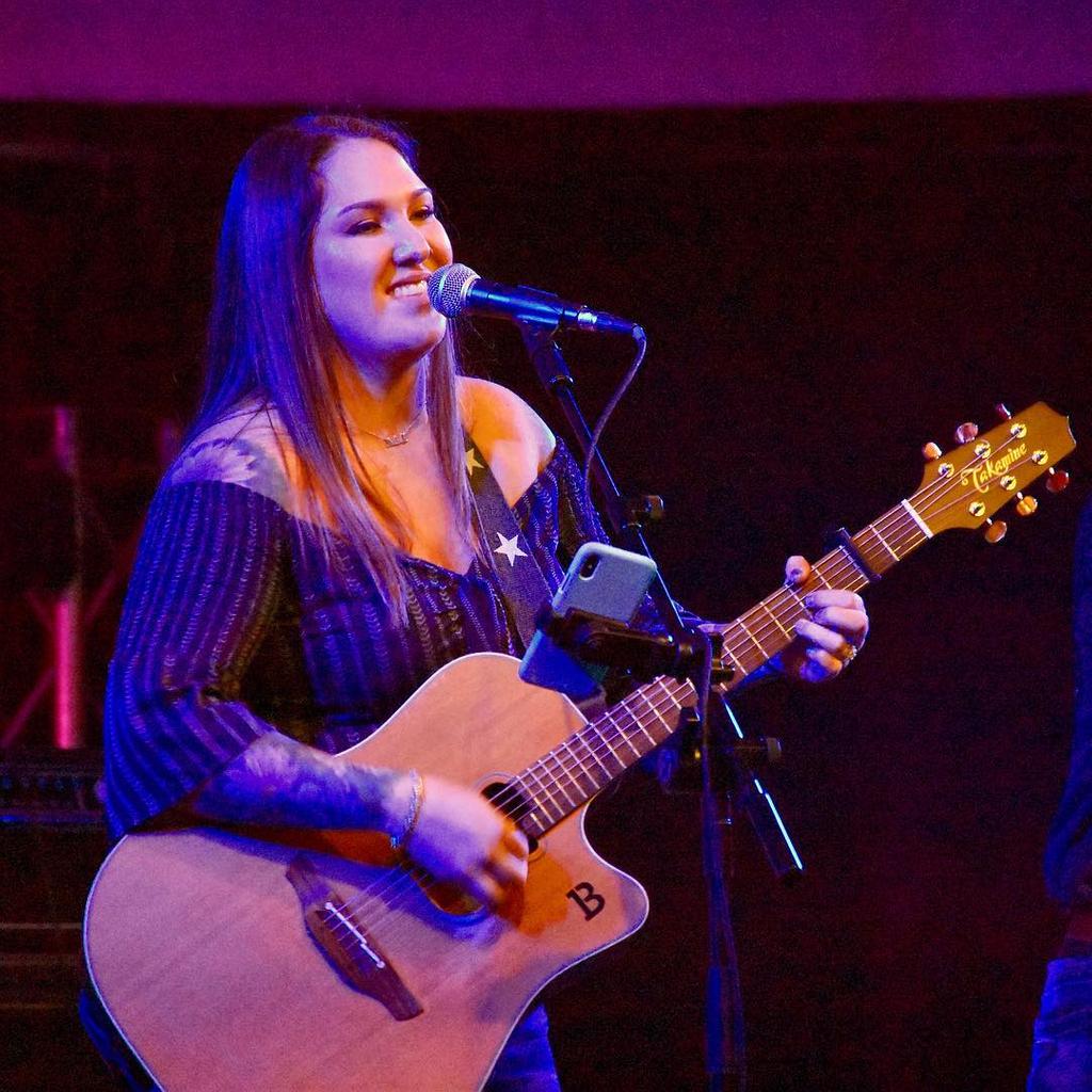 Meet Allie Colleen: Garth Brooks' Daughter Is Also a Singer!