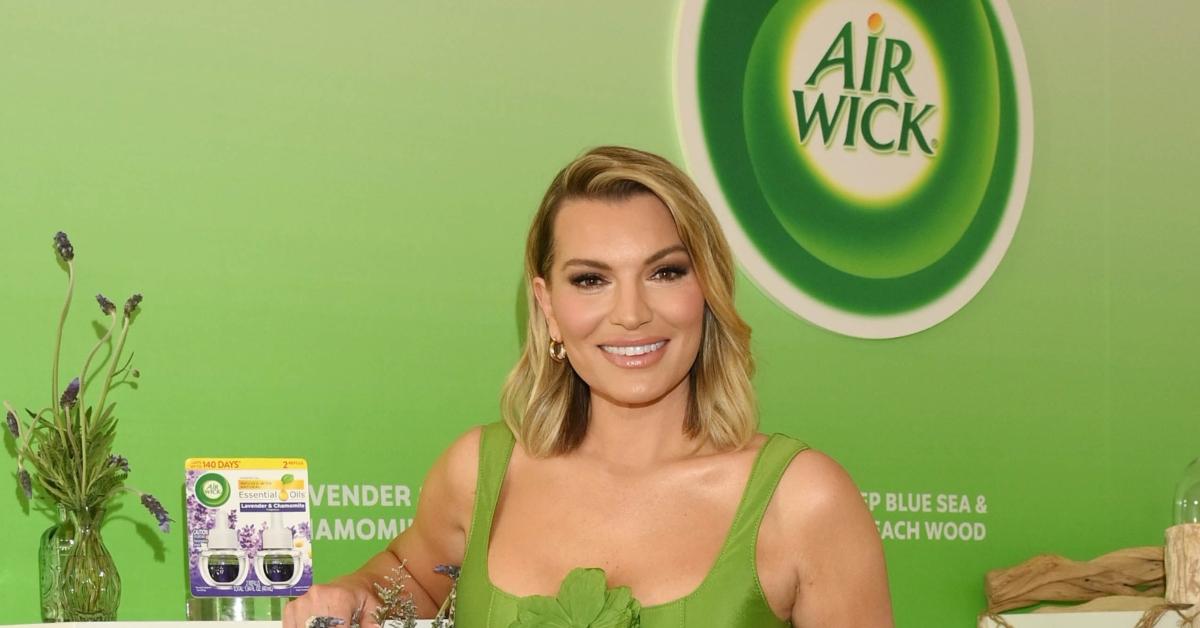 Lindsay Hubbard teams up with Air Wick to help hosts create a vibrant, guest-ready home.