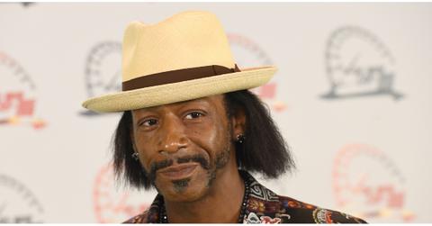 Katt Williams wearing a hat