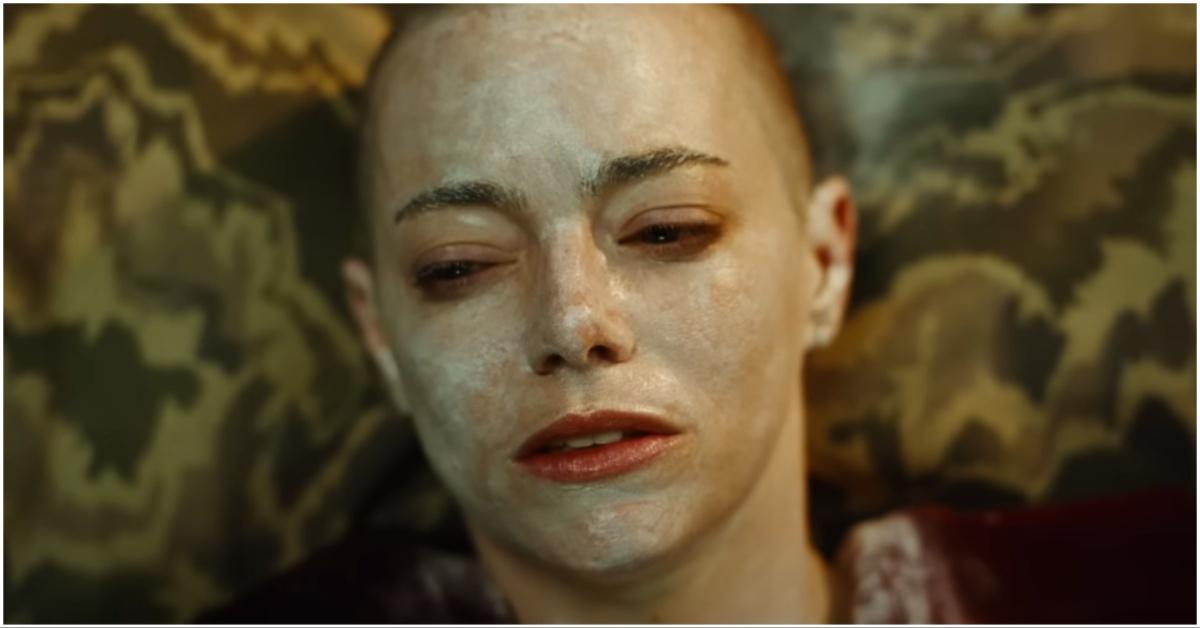 Emma Stone bald in the movie Bugonia