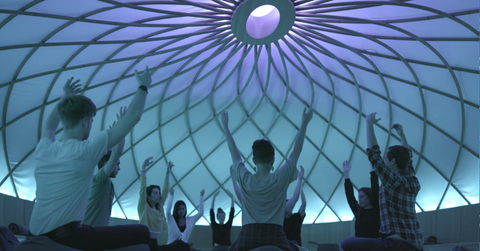 who narrates the mind explained