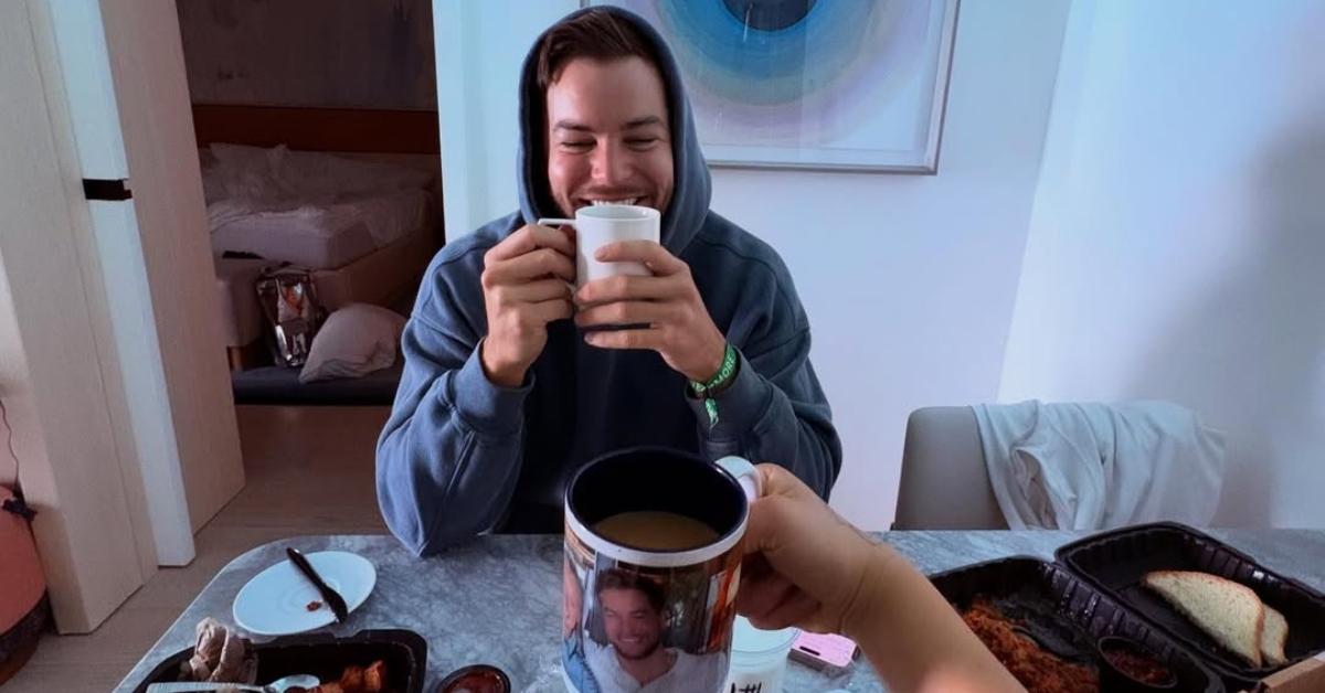 JoJo Siwa and Chris Hughes eating