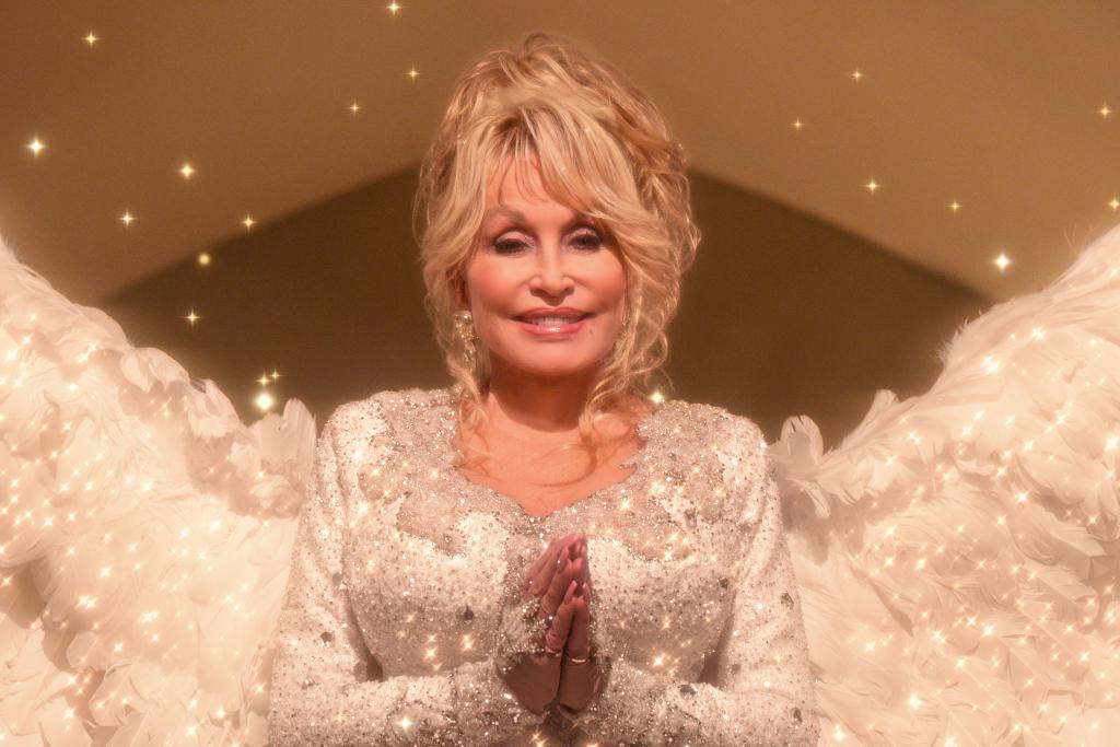 dolly christmas on the square