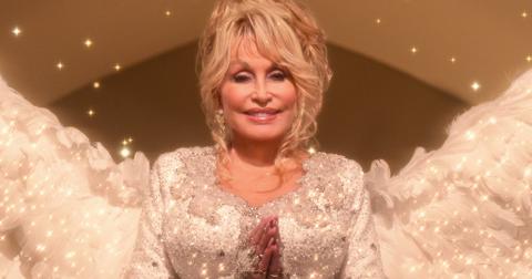 dolly-christmas-on-the-square-1605984230567.jpg