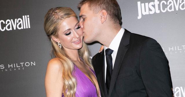 paris hilton and chris zylka