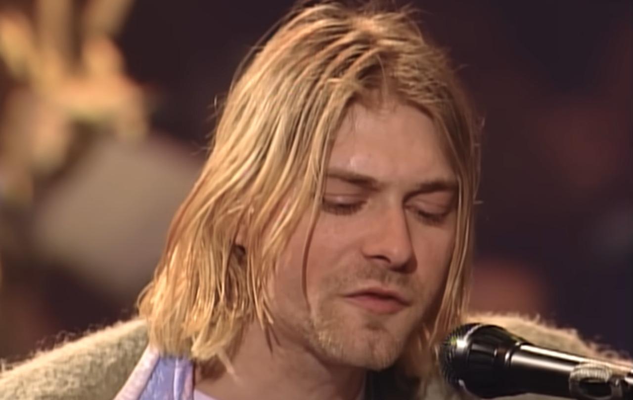 kurt-cobain-performance