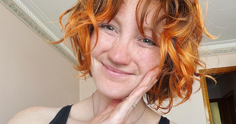 pretty pastel please selfie