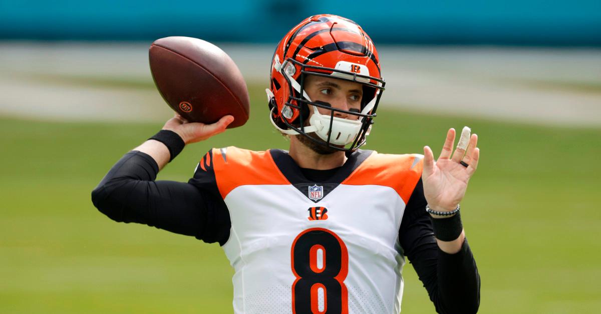 Cincinnati Bengals quarterback Brandon Allen (8) passes during