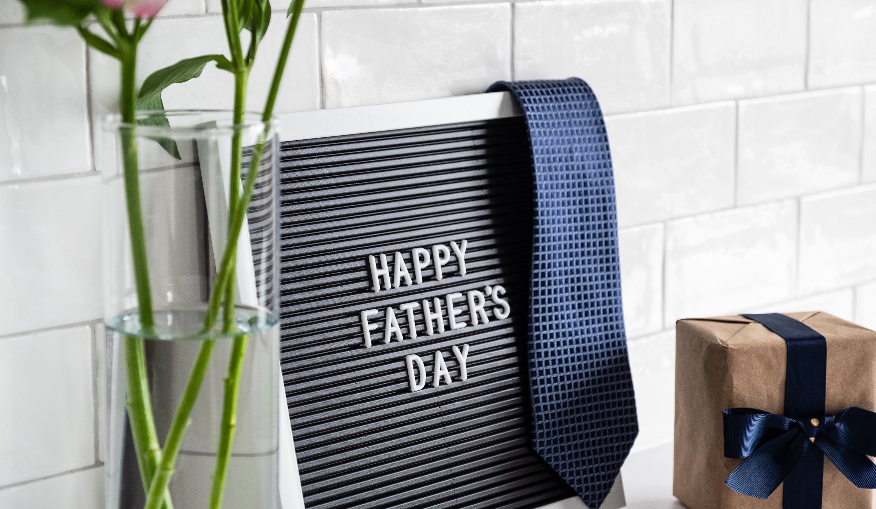 Happy Father's Day sign.
