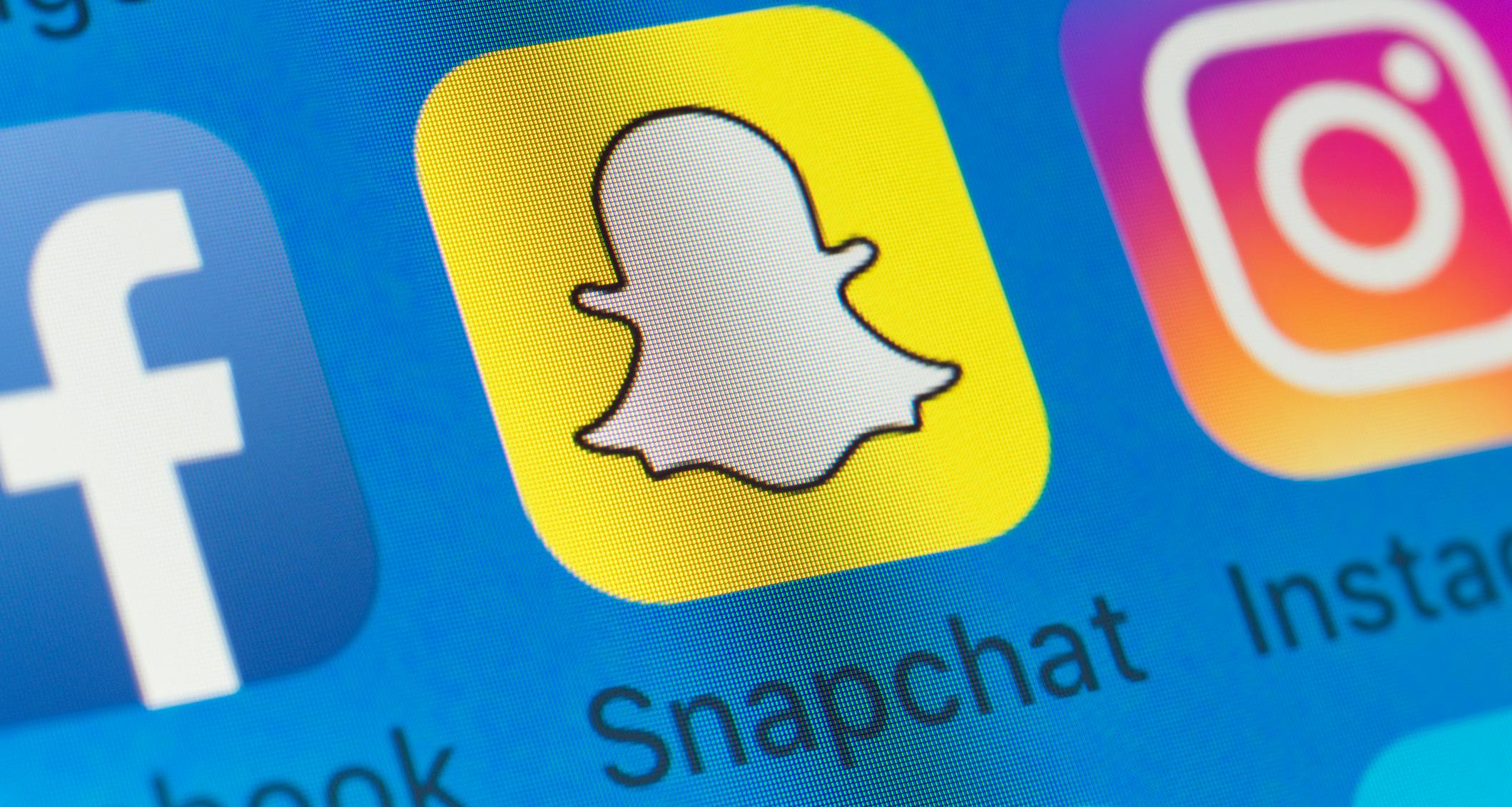 how to add snapchat private story link