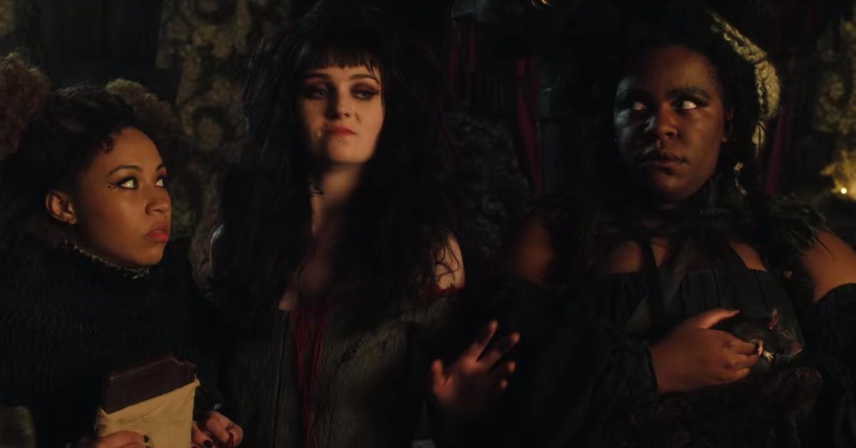 (L-R) Dot (Kaitlyn Akinpelumi), Hester (Freya Parks), and Anadil (Demi Isaac Oviawe)