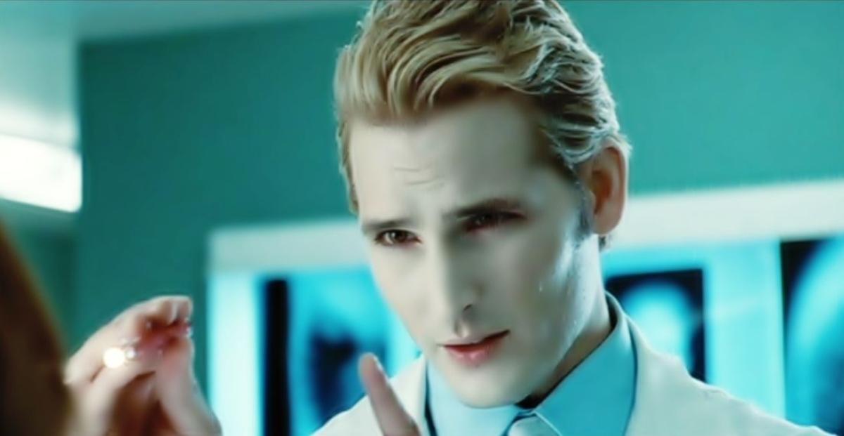 7 Facts About Carlisle Cullen Even Die-Hard 'Twilight' Fans Won't Know