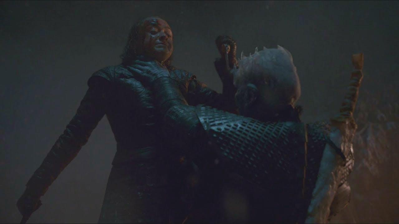 arya stabbing night king