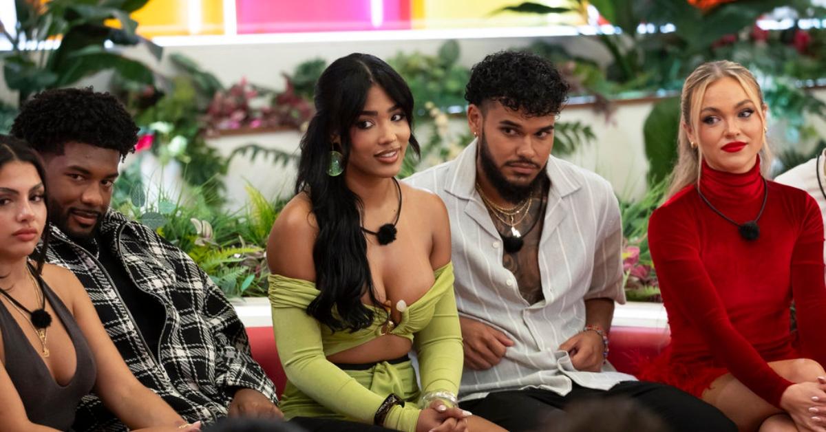 (l-r): Huda and Chris in a 'Love Island USA' scene