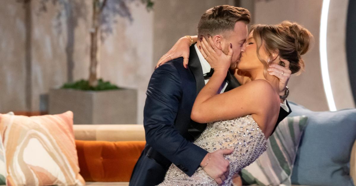 Daniel Hastings and Taylor Haag share a kiss during the Season 8 reunion of 'Love Is Blind.'