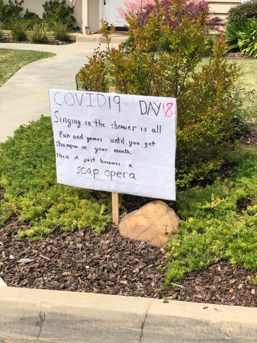 This Guy Posts a Dad Joke on His Lawn Every Day to Make People Laugh