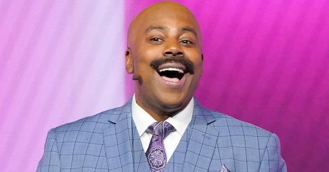 Kenan Thompson as Steve Harvey on 'SNL'