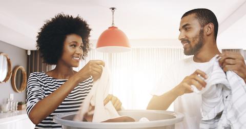 couple-doing-laundry-1559855567154.jpg
