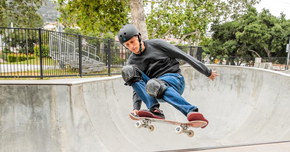 tony hawk skateboarding