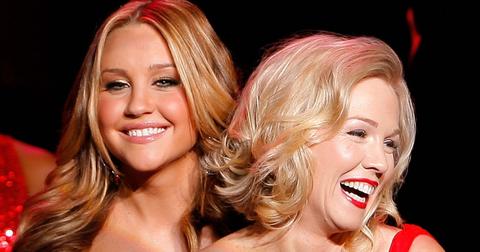 Photo of 'What I like About You' costars Jennie Garth and Amanda Bynes at Mercedes-Benz Fashion Week Fall 2009