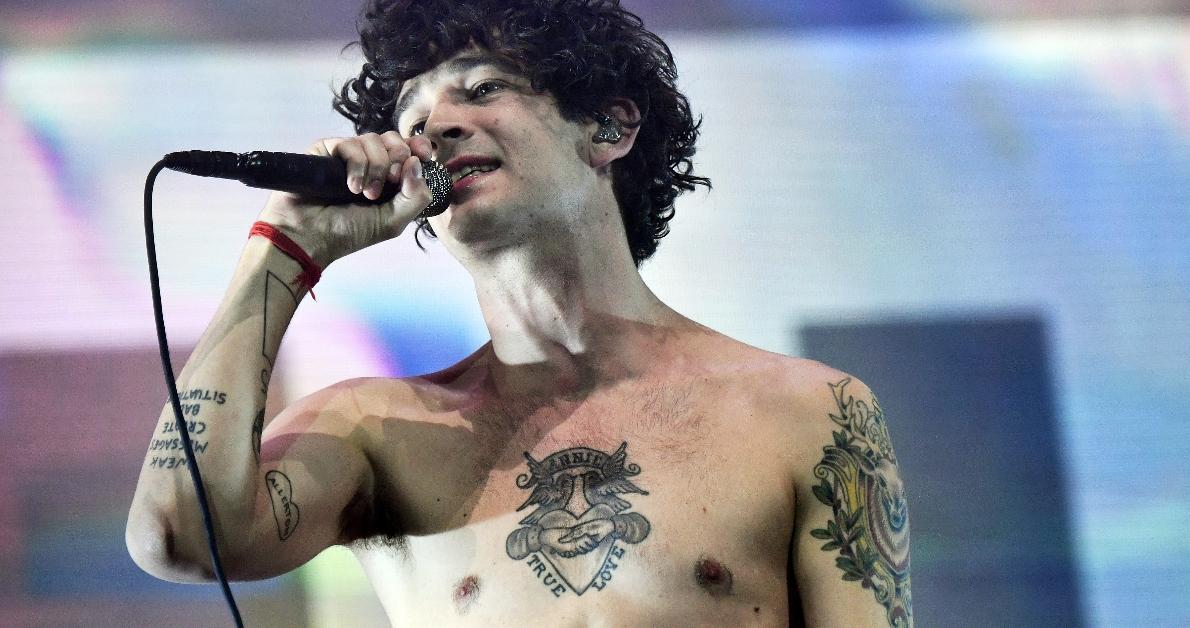 matty healy shirtless showing tattoos at coachella 2019
