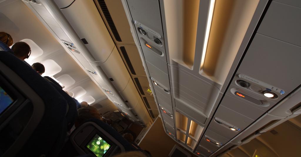 Airplane Passenger Airdrops Bomb Threat To Everyone On Board