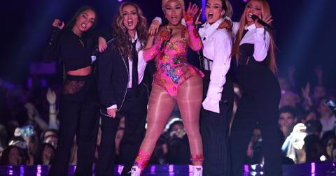 nicki-minaj-performing-1-1580840302557.jpg