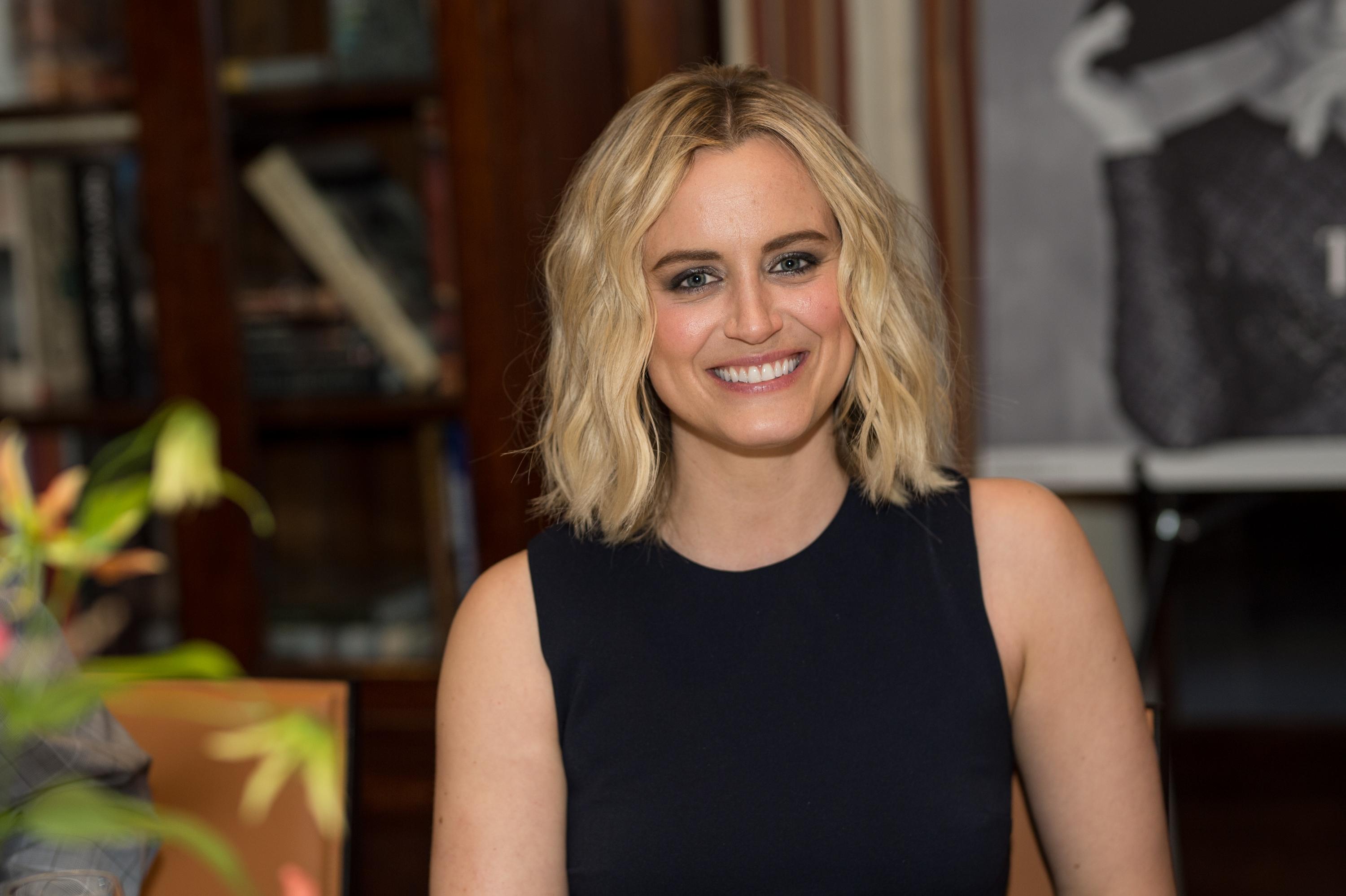 Schilling gay taylor Taylor Schilling's