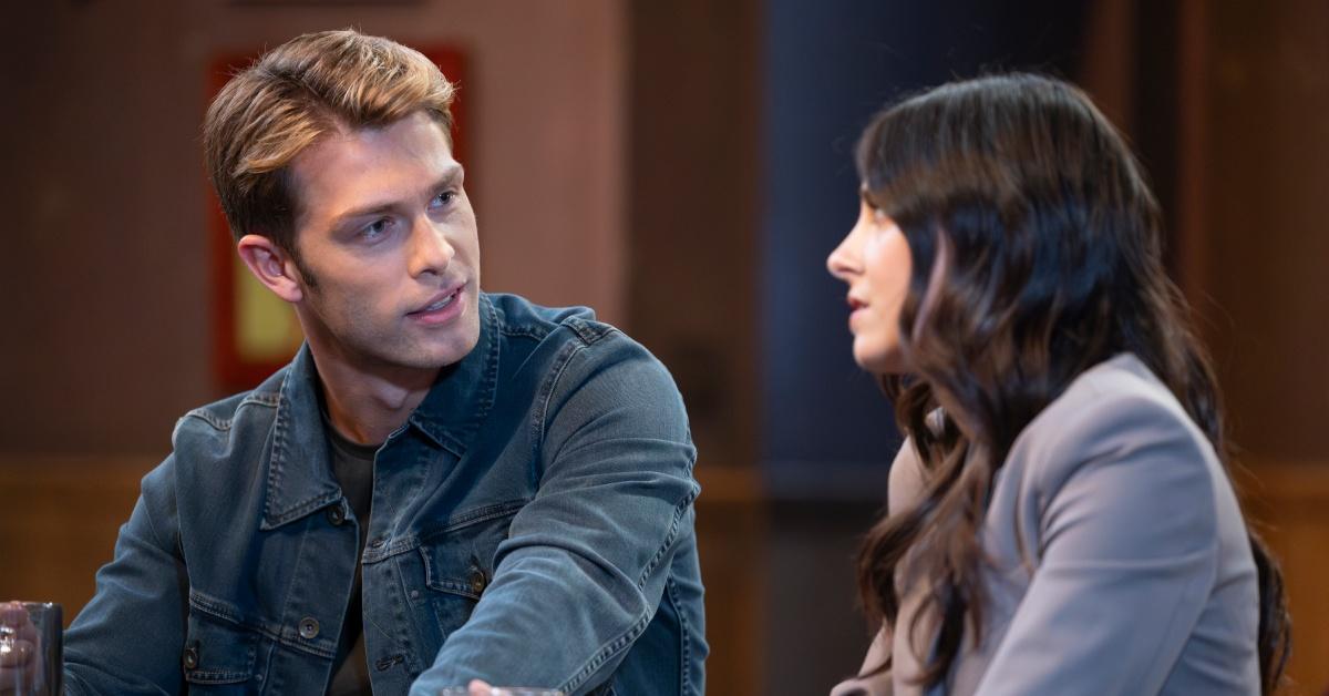 Evan Hofer as Dex talking with Kristen Vaganos as Molly Lansing-Davis on 'General Hospital'